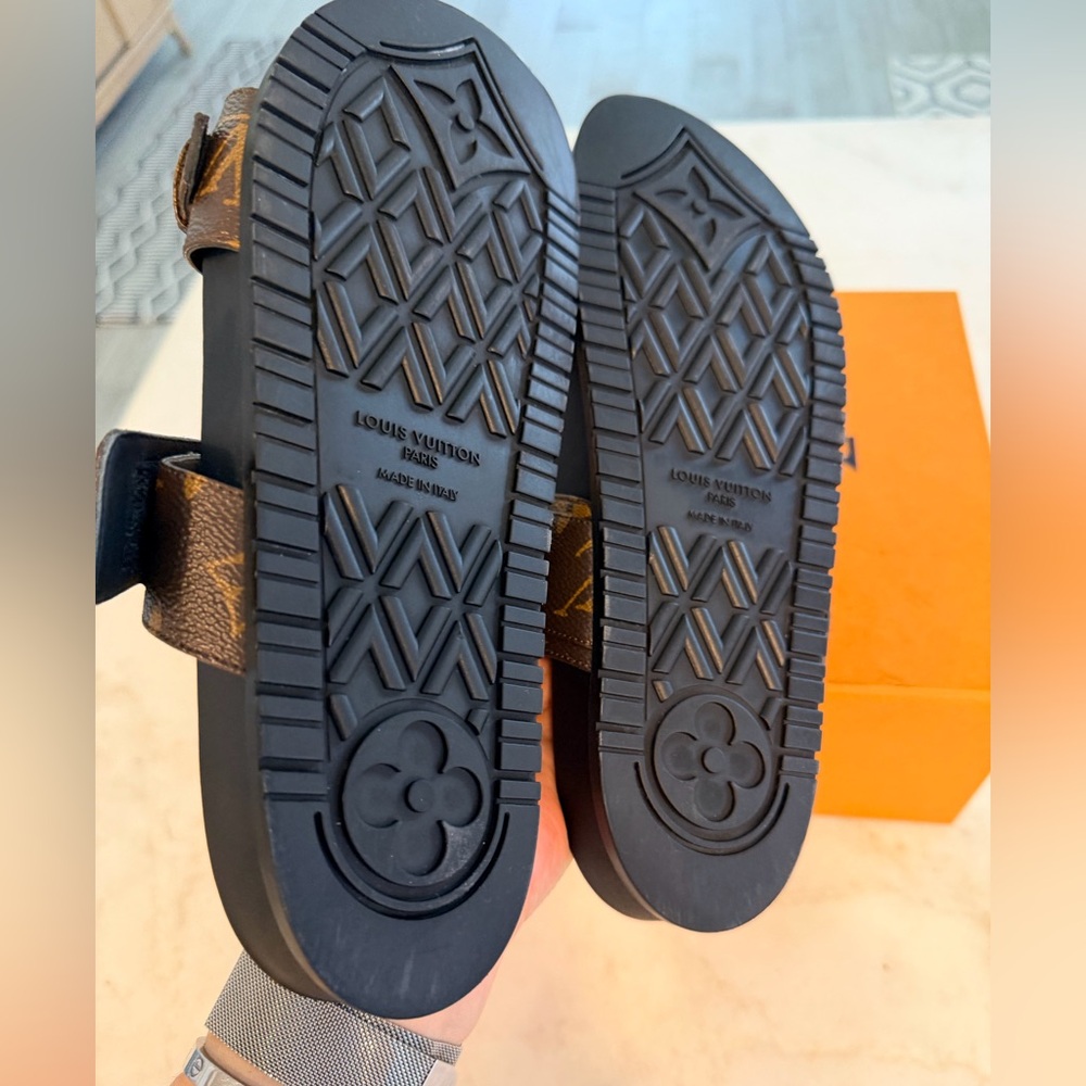 Louis Vuitton Bom Dia Flat Comfort Mule - Picture 10 of 10